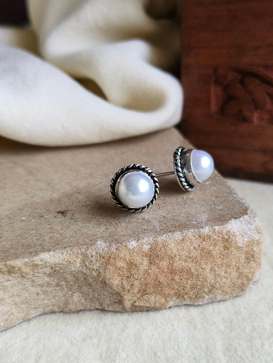 2009OXST Handmade Silver look Pearl stud