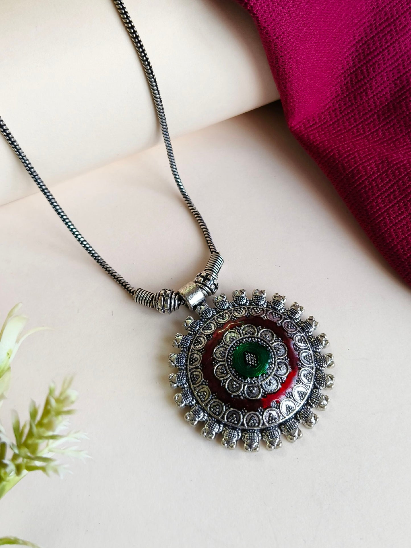 0028MXPDMRNGRN German Silver Chain Pendant