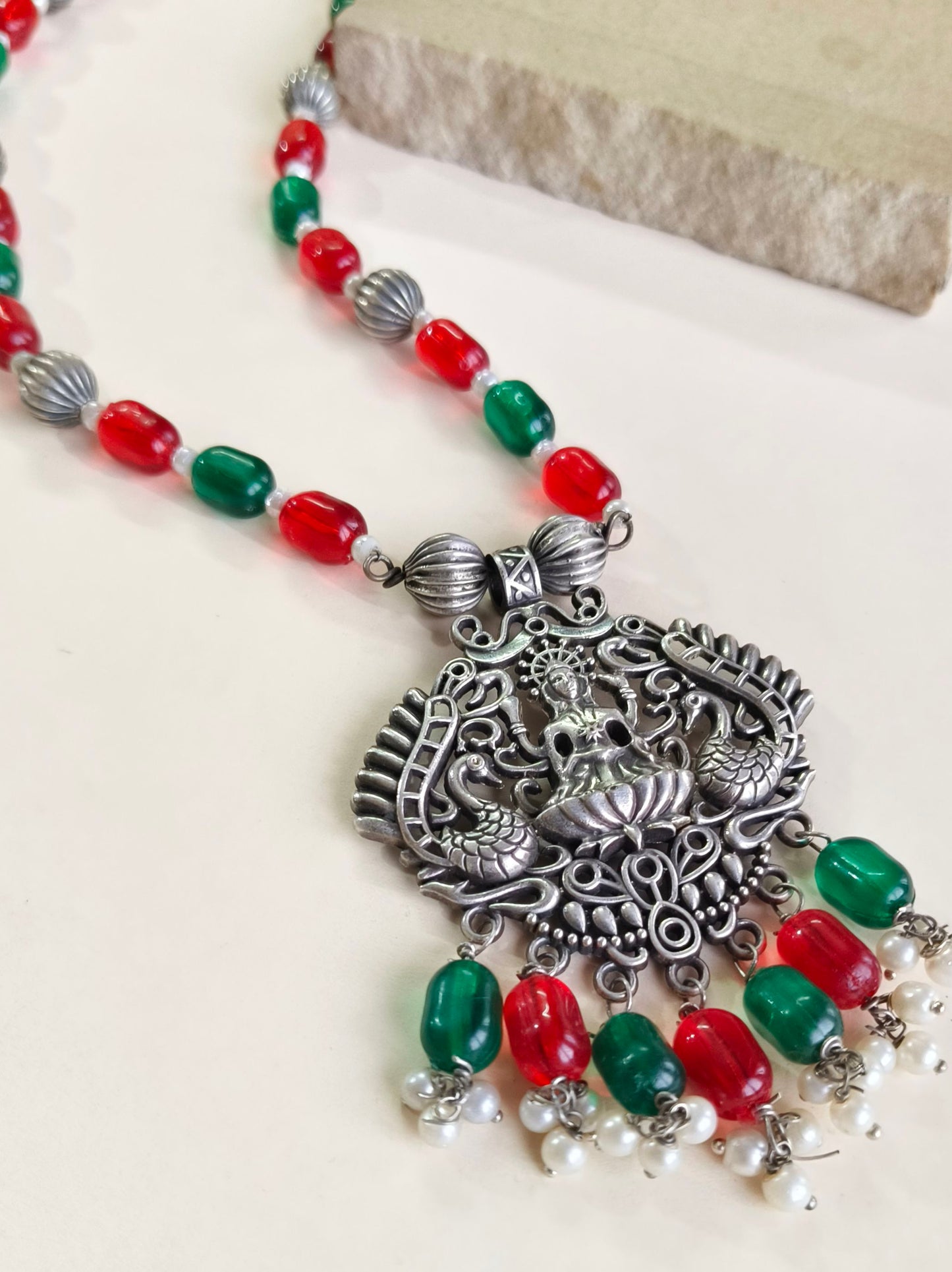 1175MXNKREDGRN Only Necklace | Minor Irregularities | No Returns | Check Description for Details