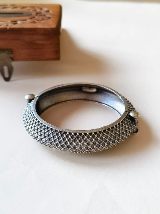 21025MXBL (Price For 1 Piece) Fixed Size Bangle (Non-Openable) Size 2.6