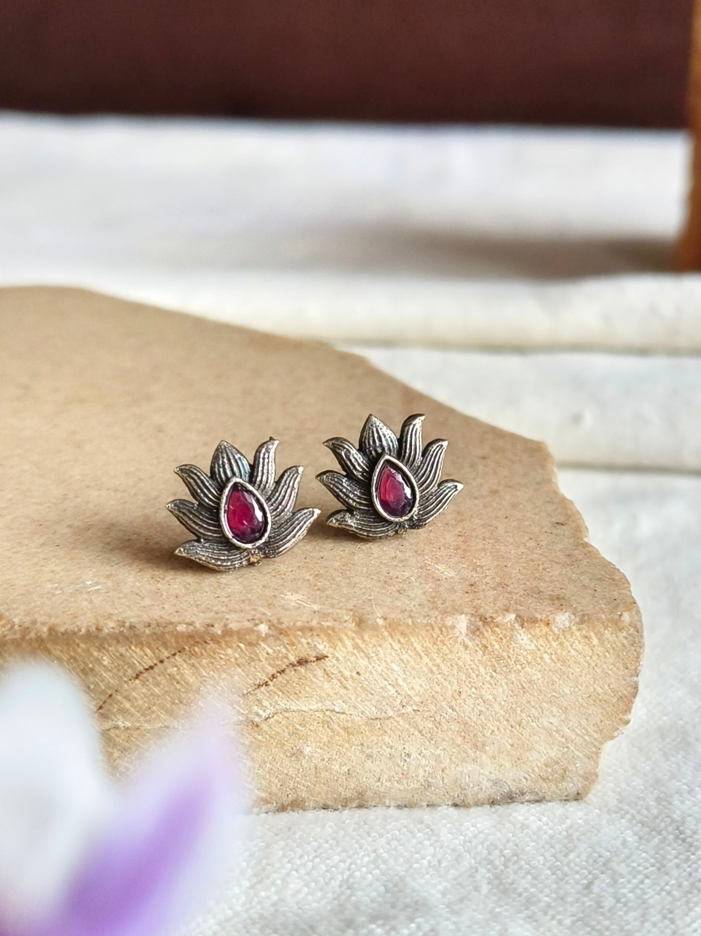 Stud Earings 21760MXSTRED (Stock Clearance)