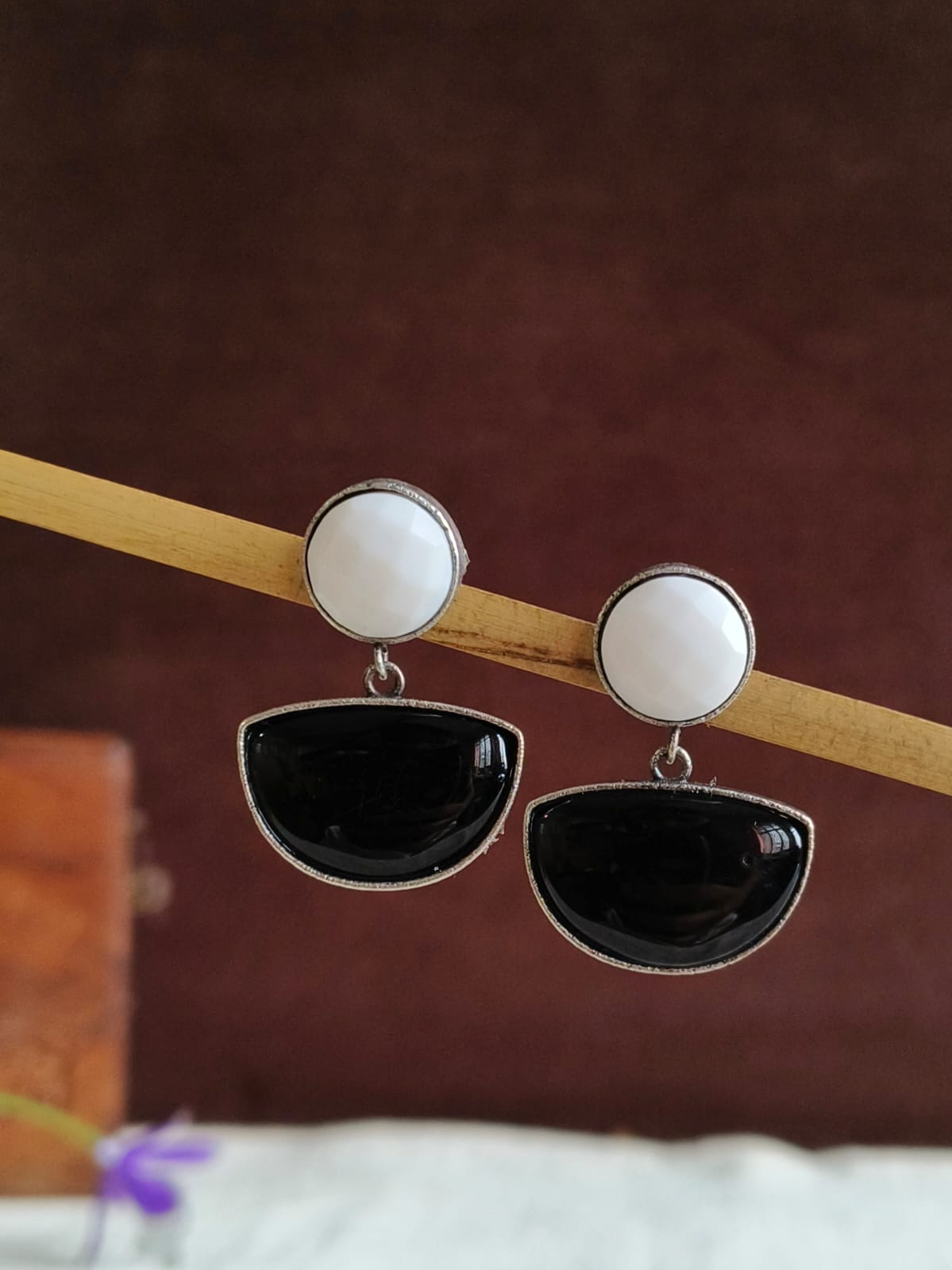 10756DLBLKWHT