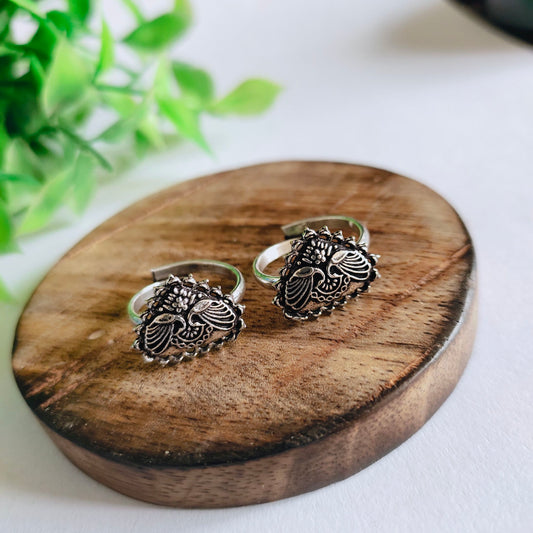 1002TR  toe rings Pair