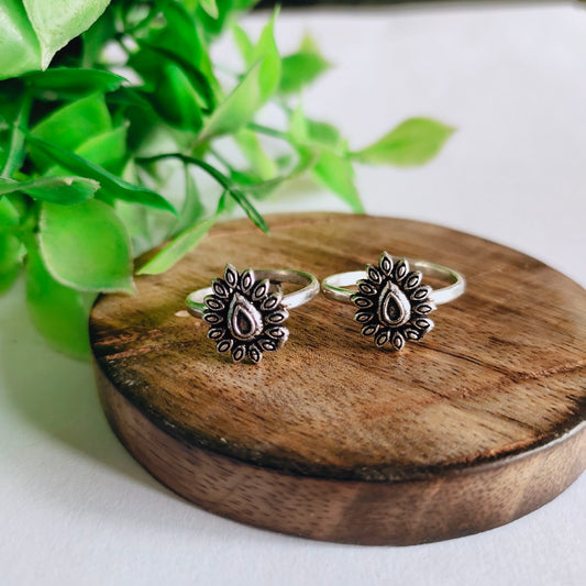 1010TR  toe rings Pair