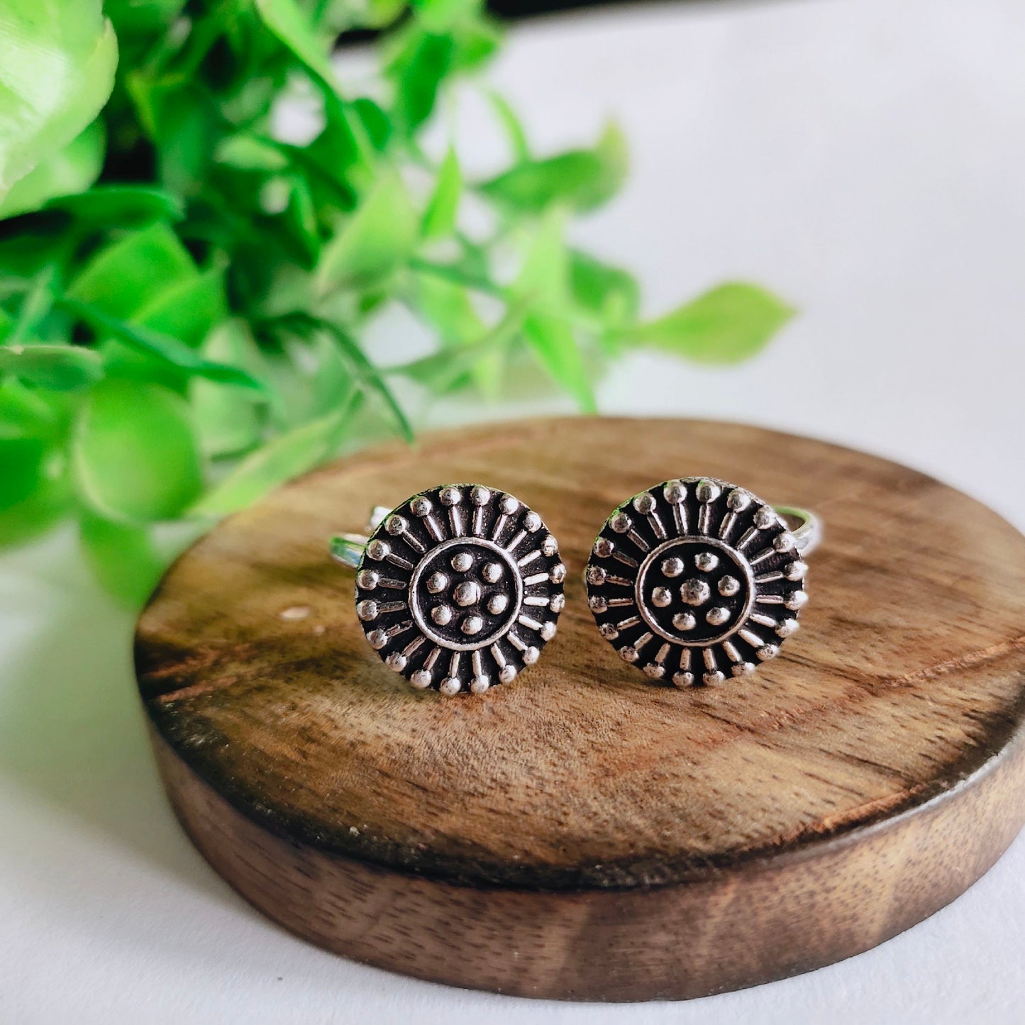 1012TR toe rings Pair