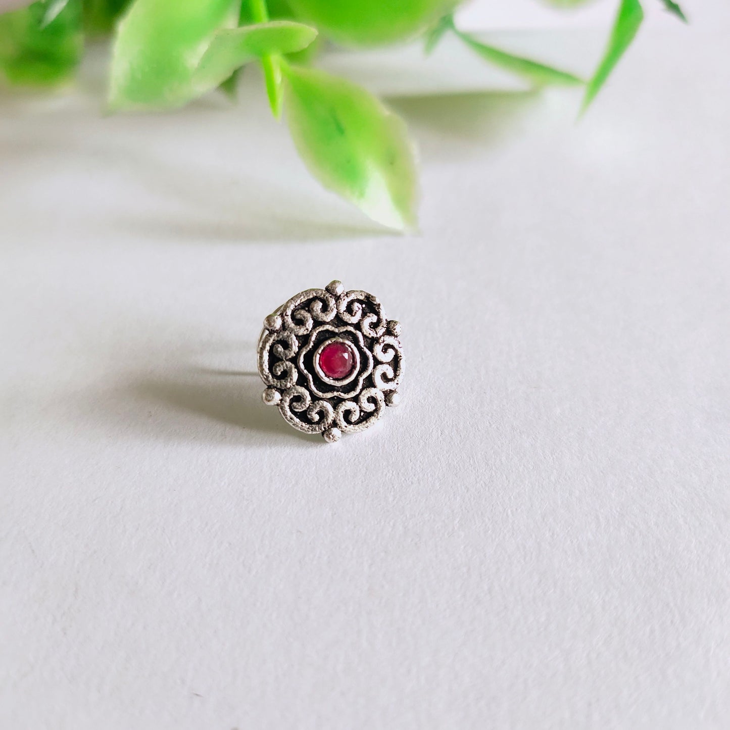 0952NPRED Piercing Nose Pin