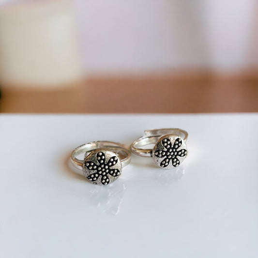 1025TR toe rings Pair