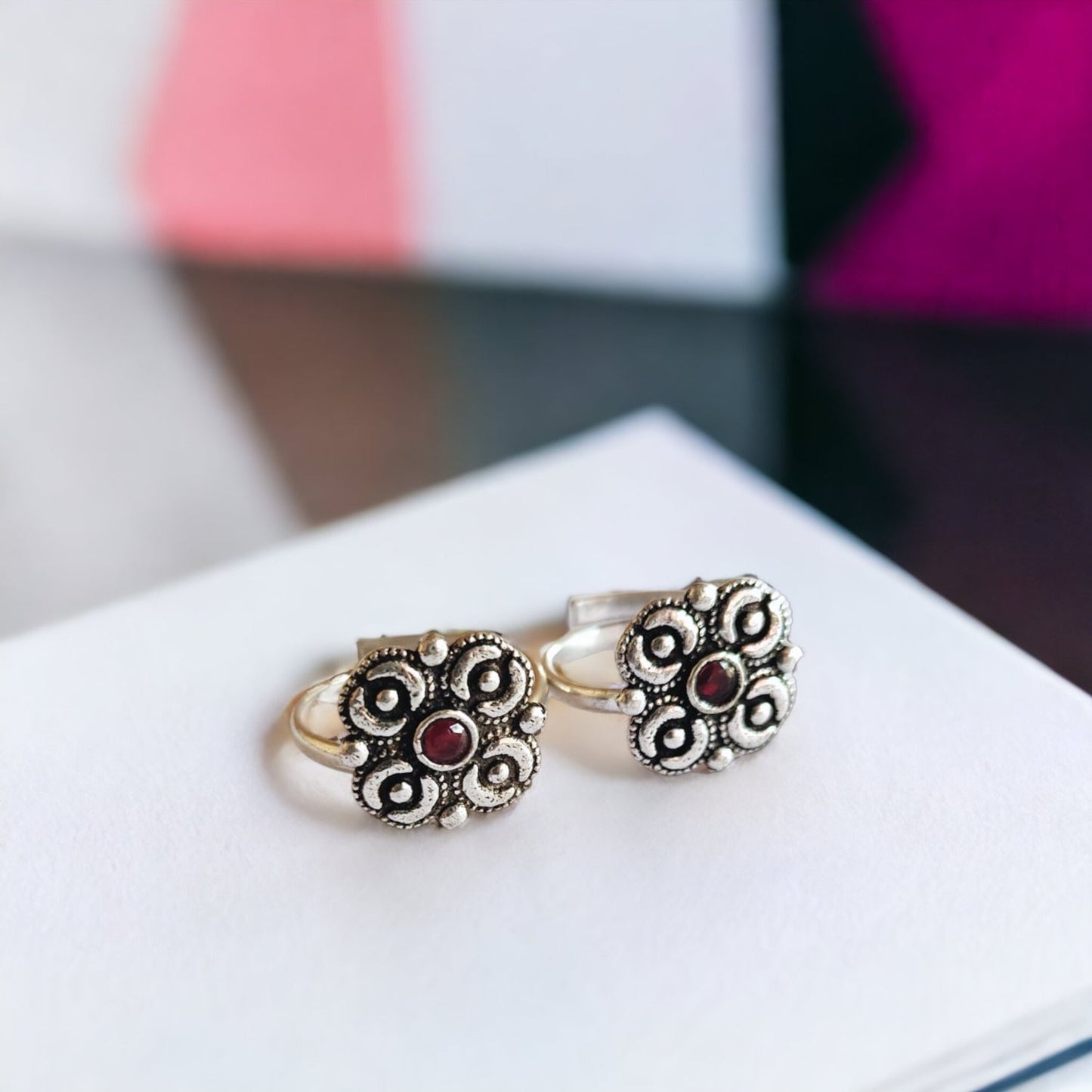 1022TRRED toe rings Pair