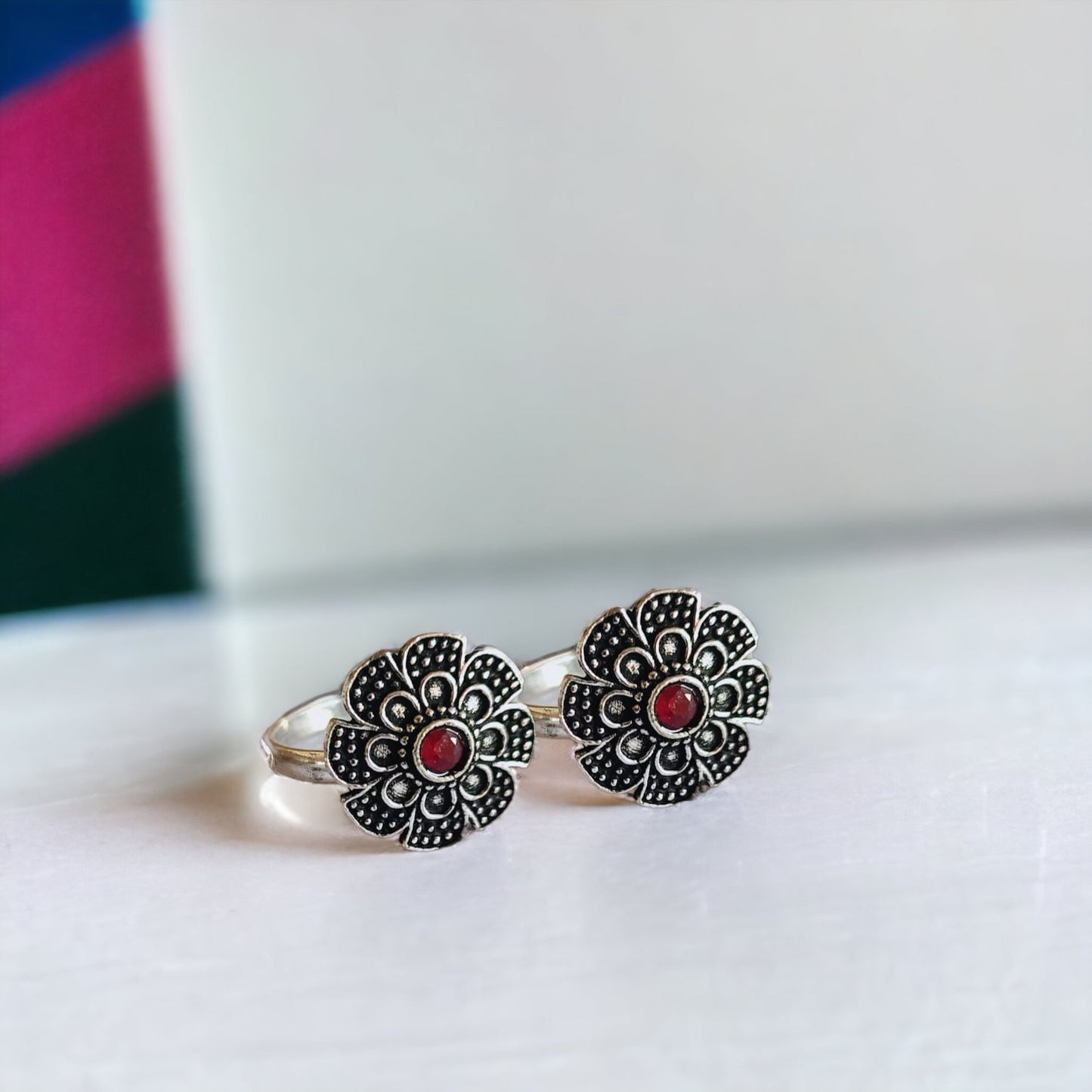 1021TRRED toe rings Pair