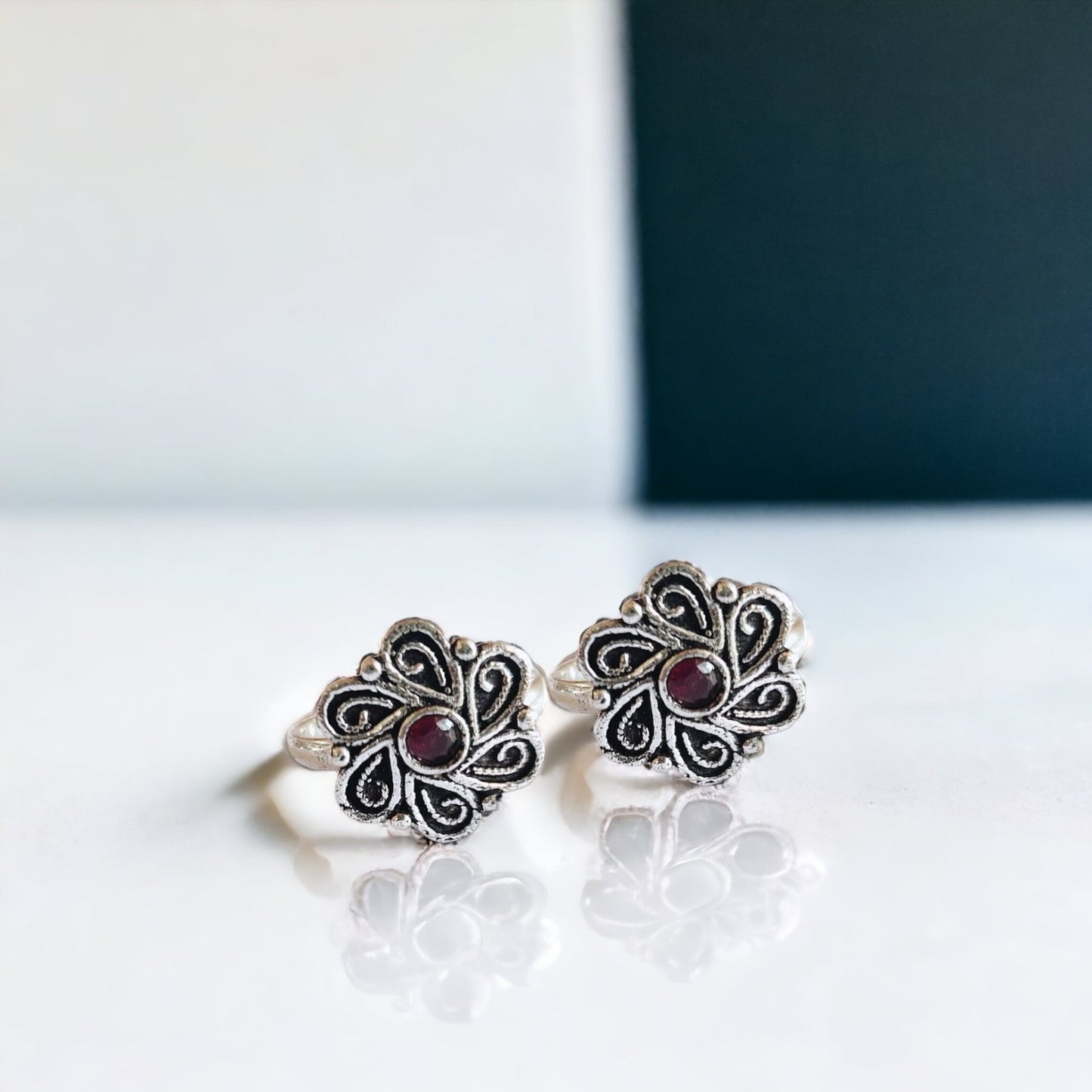 1008TRRED toe rings Pair