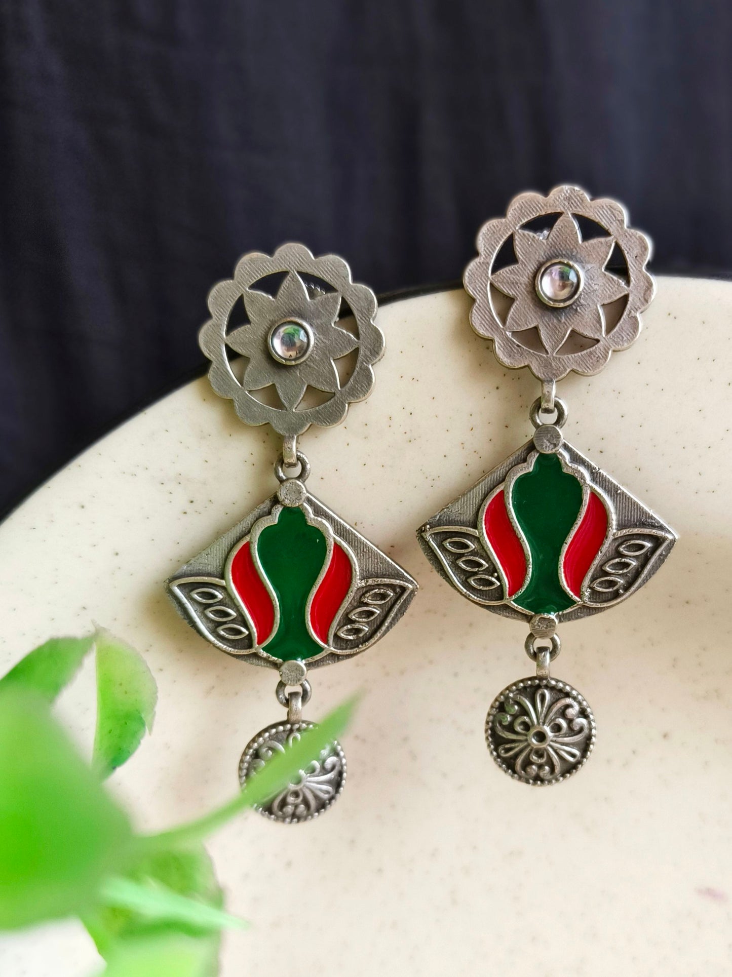 1906EMDLREDGRNWHTPLK