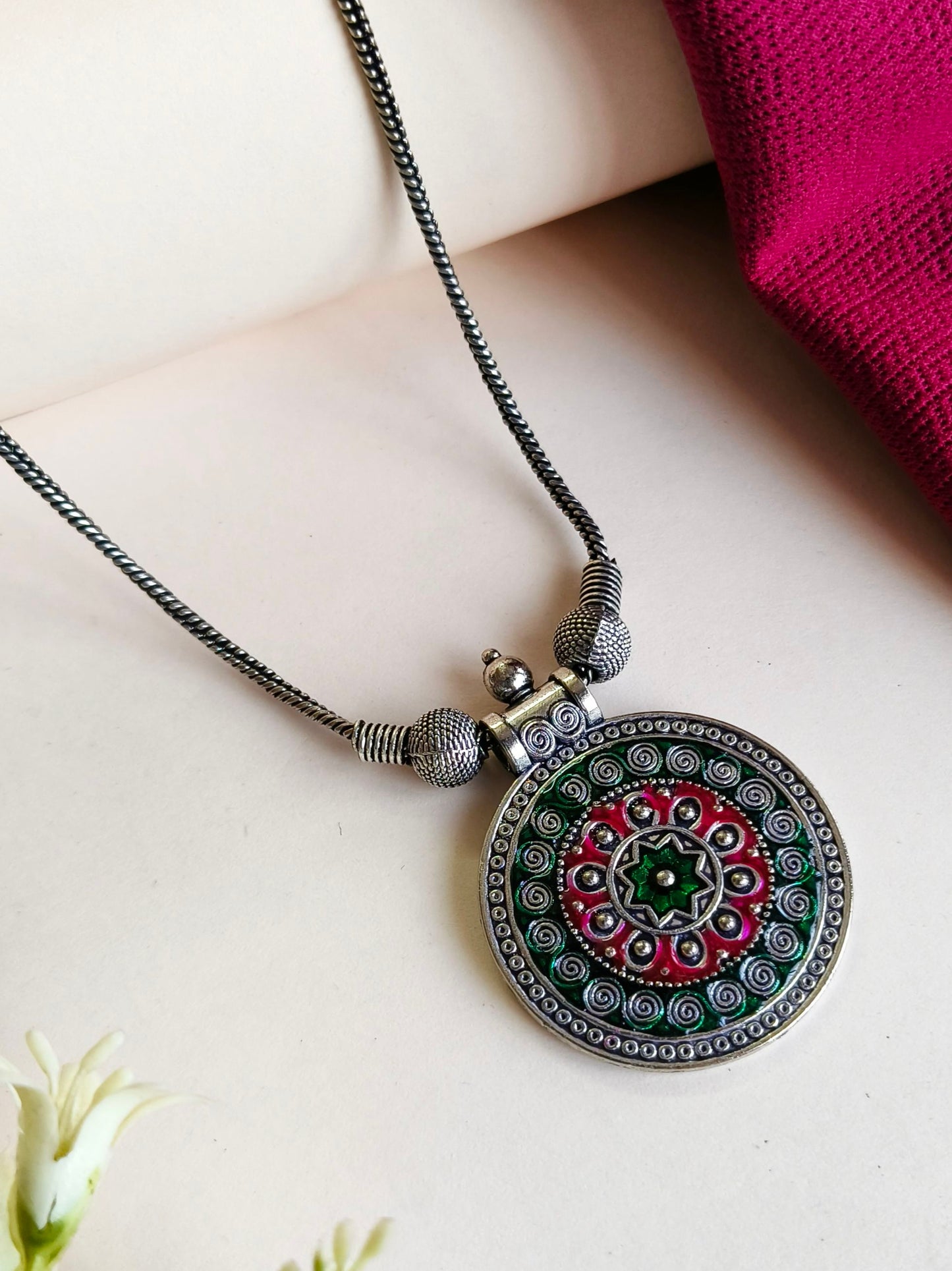 0027MXPDMGTGRN German Silver Chain Pendant