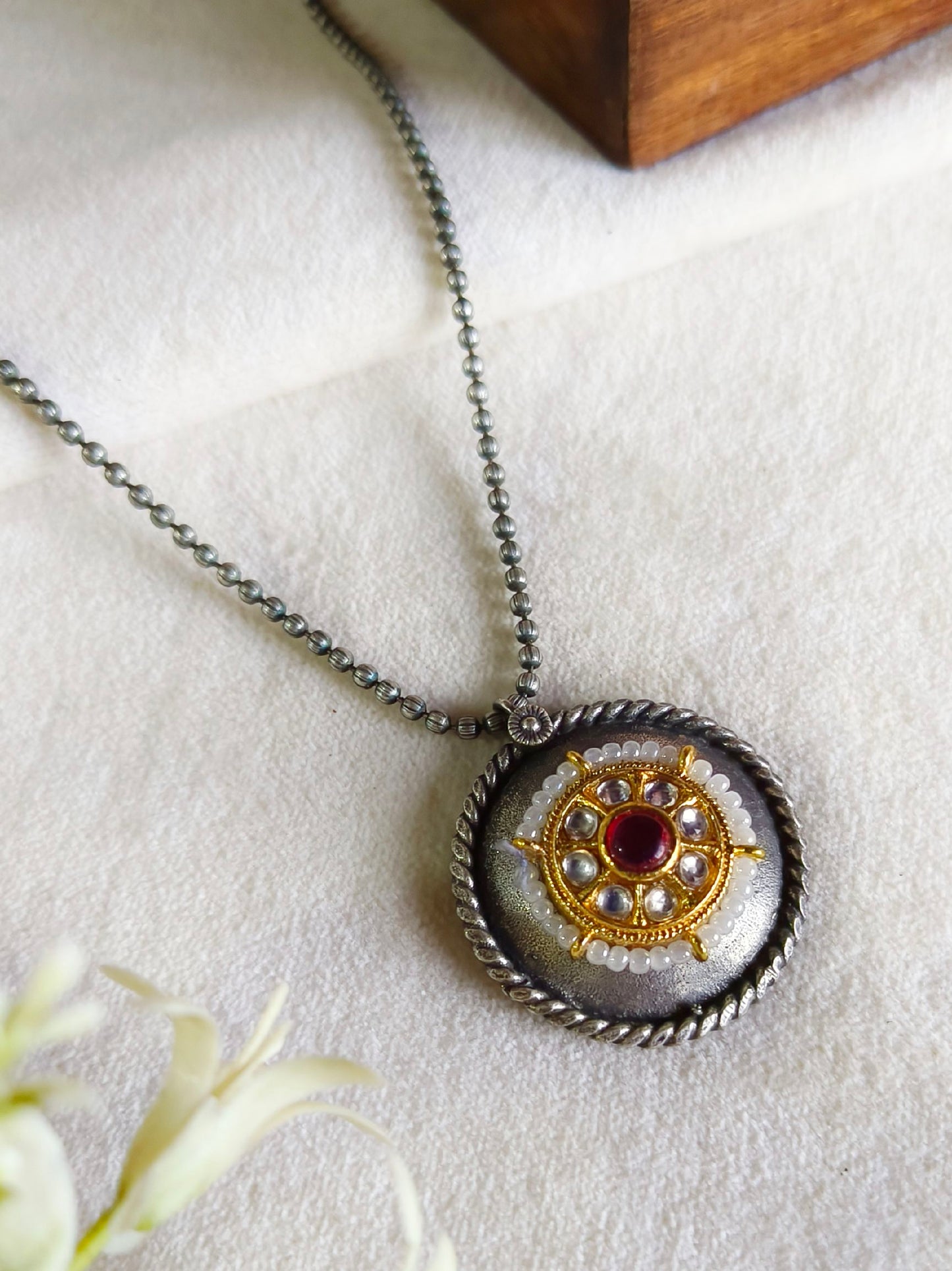 1186MXPDREDWHT | Minor Irregularities | No Returns | Check Description for Details