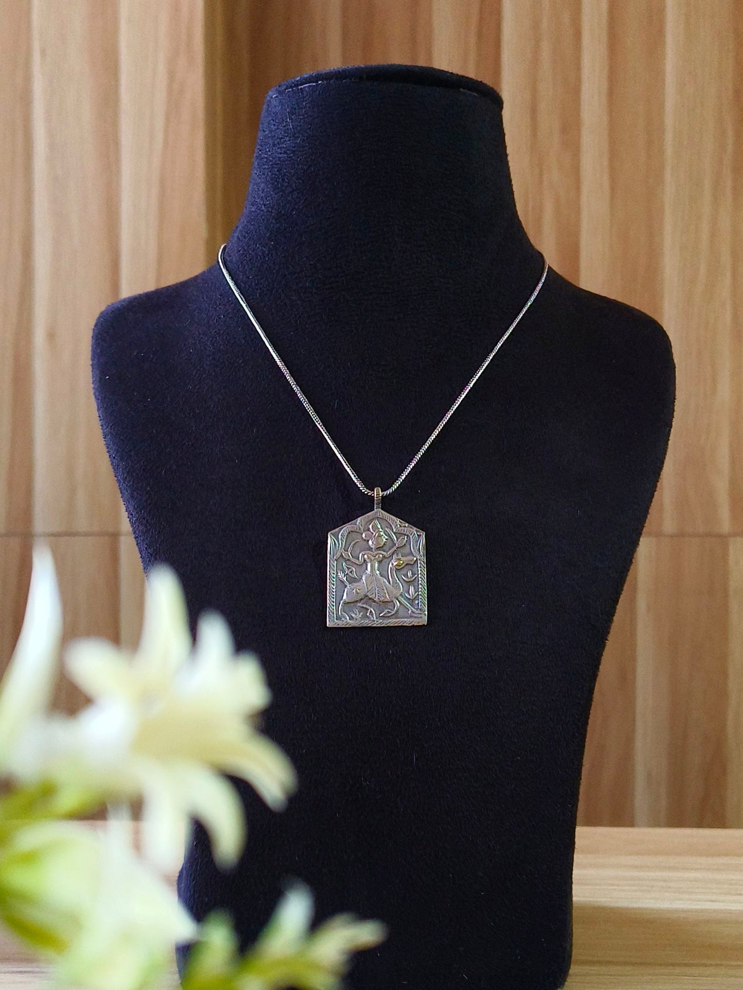 1001PD Pendant With Chain