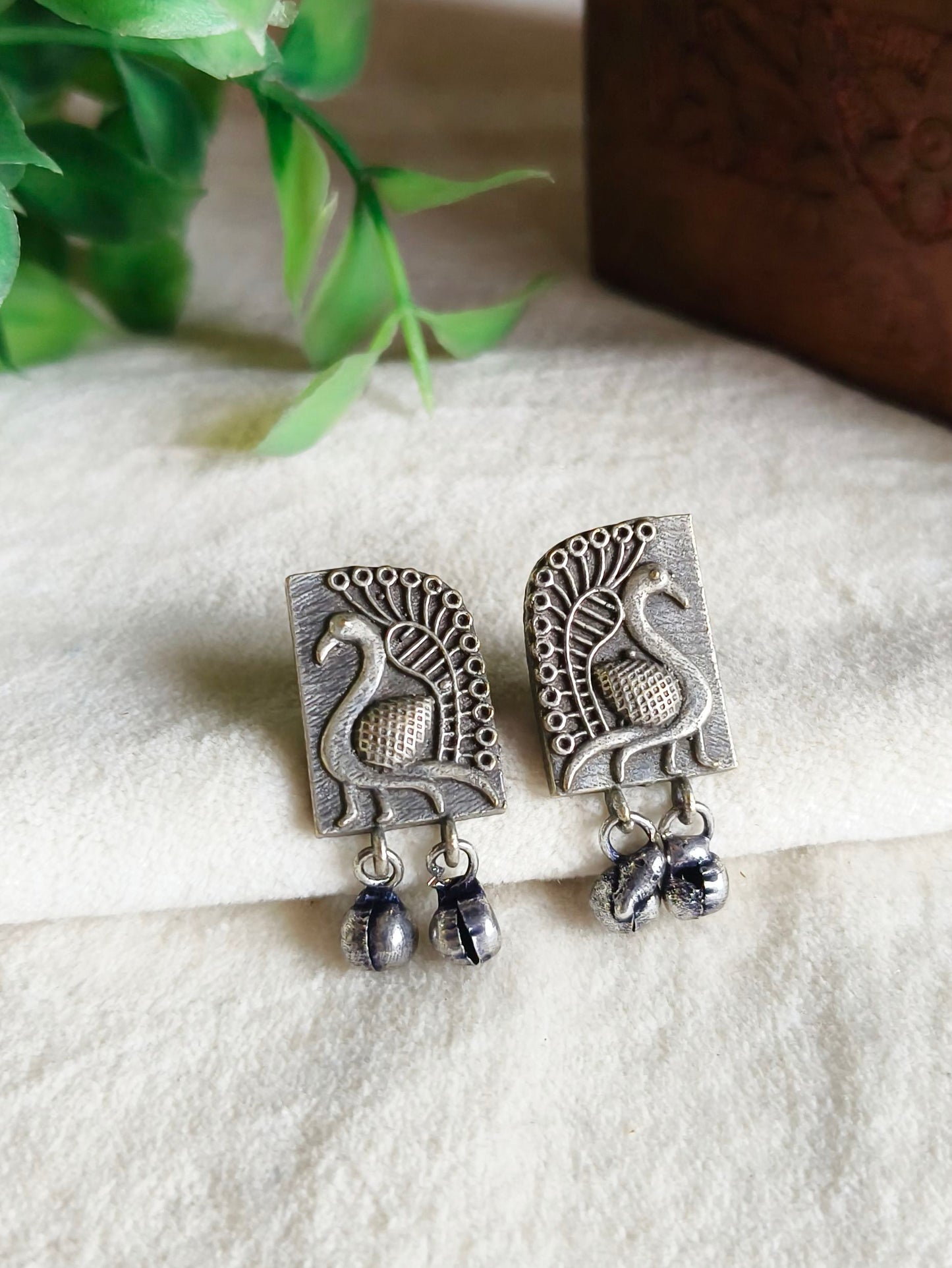 4085MXST |  Minor Irregularities | No Returns | Check Description for Details