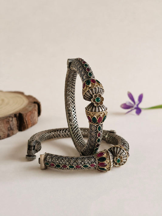 Dual Tone Bangle 10761DTBLREDGRN (openable bangle Price for 1 Pair)