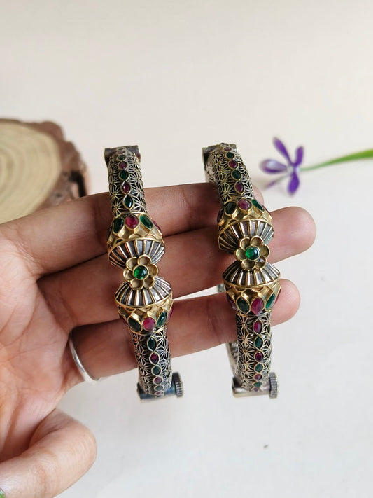 Dual Tone Bangle 10761DTBLREDGRN (openable bangle Price for 1 Pair)