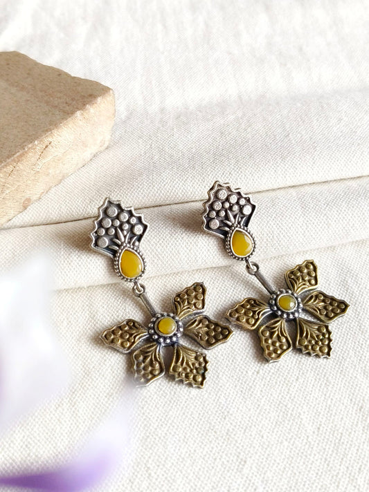 Dual Tone Earring 10784DTDLYLW