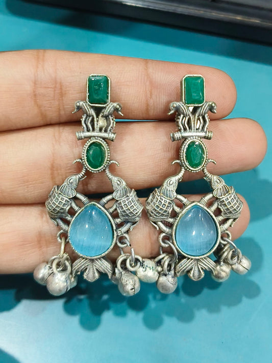 Silver Look Alike Oxidised Earring 10786DLGRNAQA