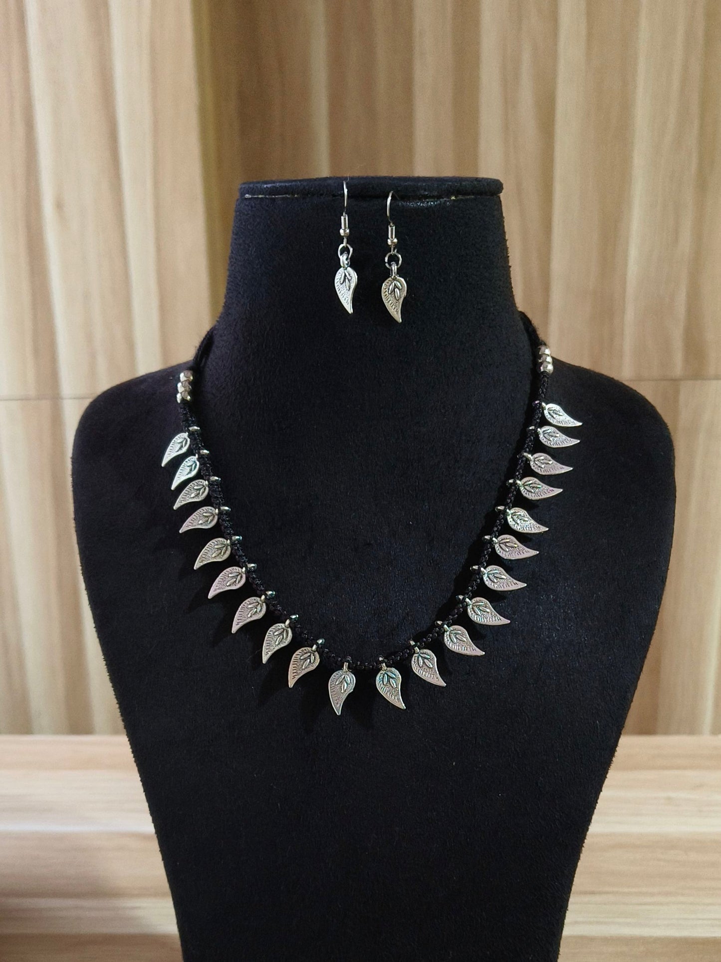 Thread Necklace Set 10791GSNK