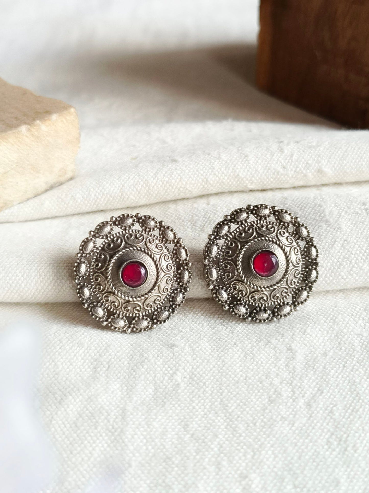 Stud Earings 21764MXSTRED (Stock Clearance)