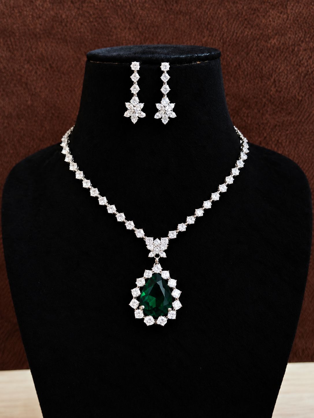 Sparkling AD Necklace Set