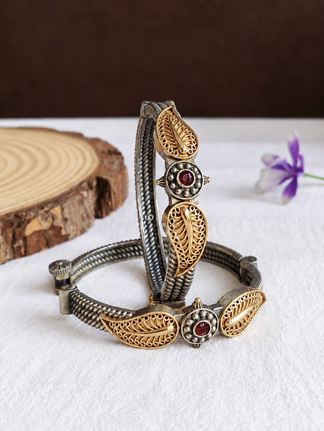 Dual Tone Set of 2 Pieces Opnable Bangle 10850DTBLRED