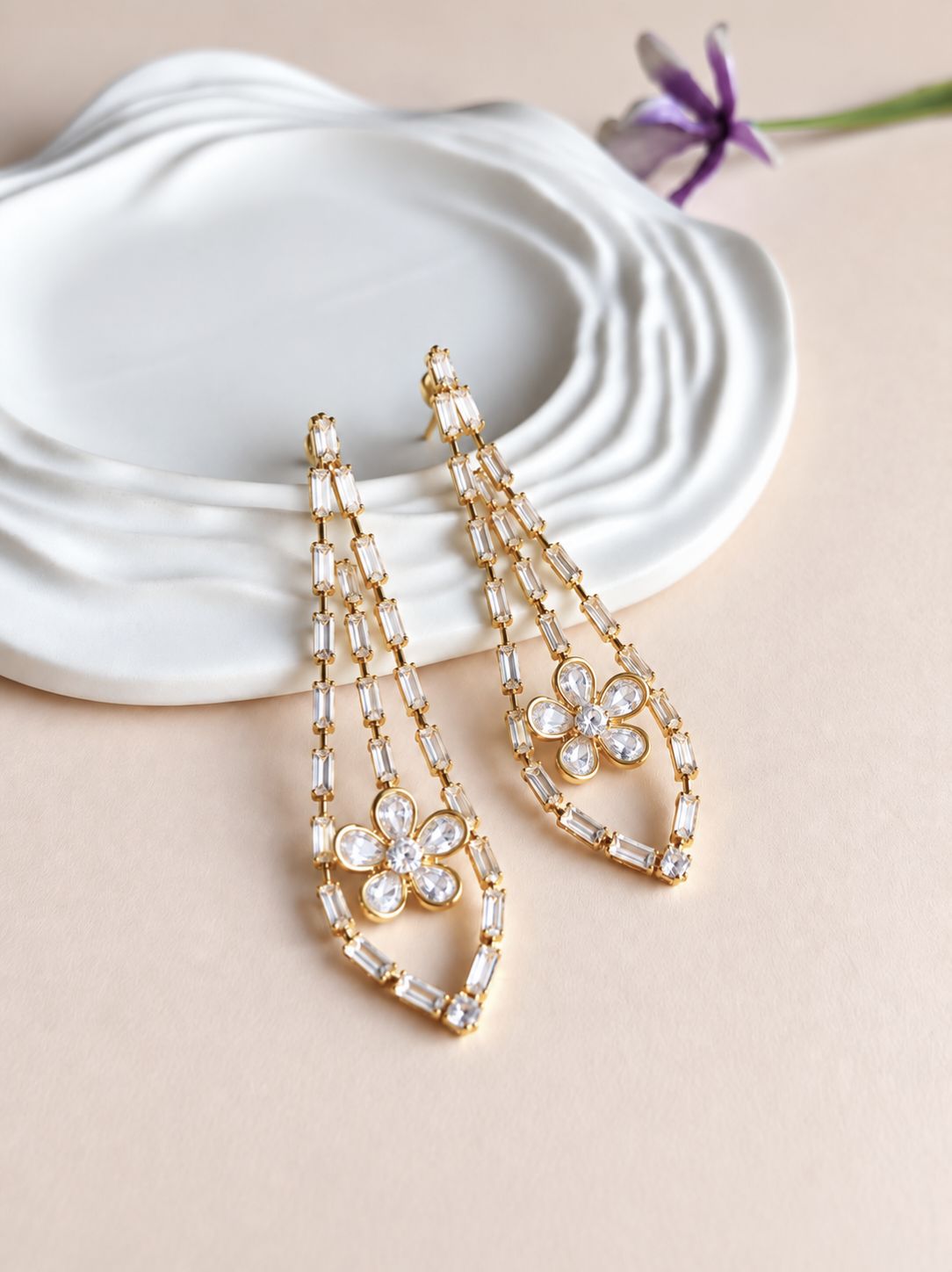 AD Earrings 0093AMADDLWHT